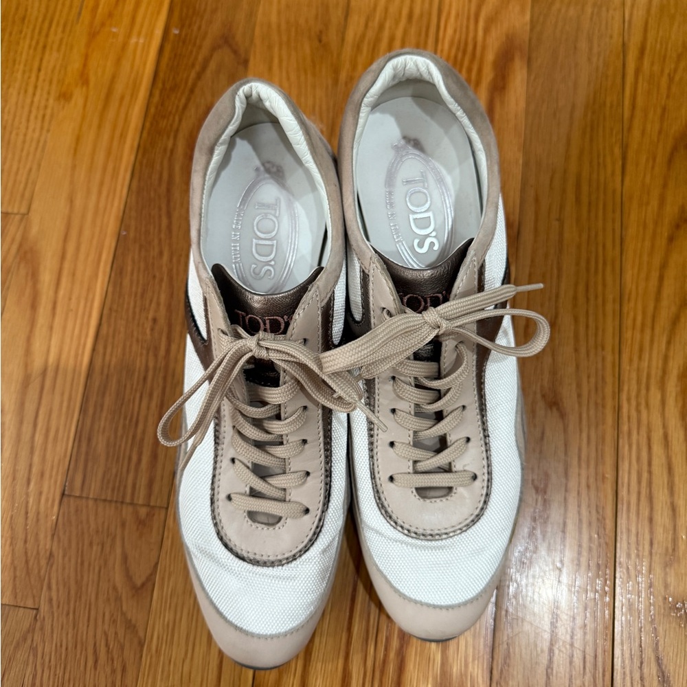 Tod's Women's Beige and White Sneakers